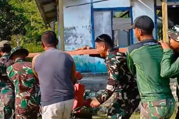 Perjuangan Panjang Satgas TMMD dan Masyarakat, Mesin Pendorong Air Berhasil Dibawa ke Lokasi Manunggal Air