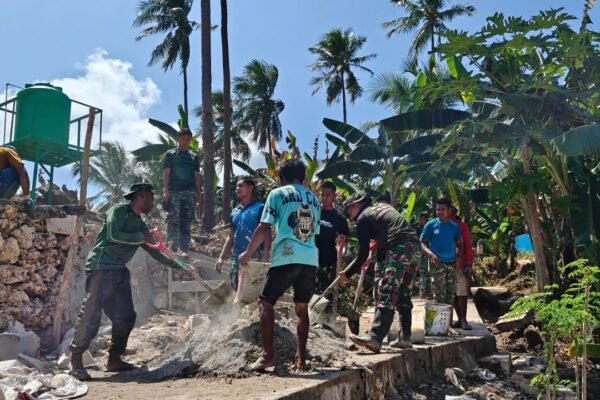 Kolaborasi TNI dan Masyarakat Terlihat dalam Pembuatan Manunggal Air Bersih di Desa Polewali