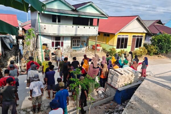 Warga Desa Polewali Kompak Laksanakan Kerja Bakti di Masjid, Diawali Apel Bersama