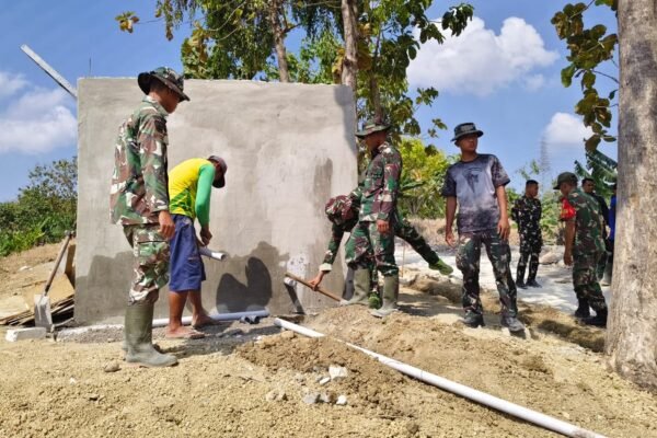 Harapan baru warga desa Tlemang: Satgas TMMD 129 Kodim 0812/Lamongan Genjot Pemasangan Pipanisasi Air Bersih