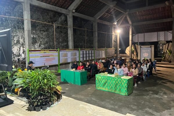 Edukasi Pengendalian Lalat, Langkah TMMD Bangli Dukung Pertanian Ramah Lingkungan