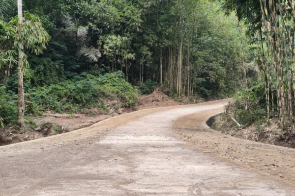 Gotong Royong Satgas dan Warga Tuntaskan Rabat Beton 1.766 Meter di Sekardadi