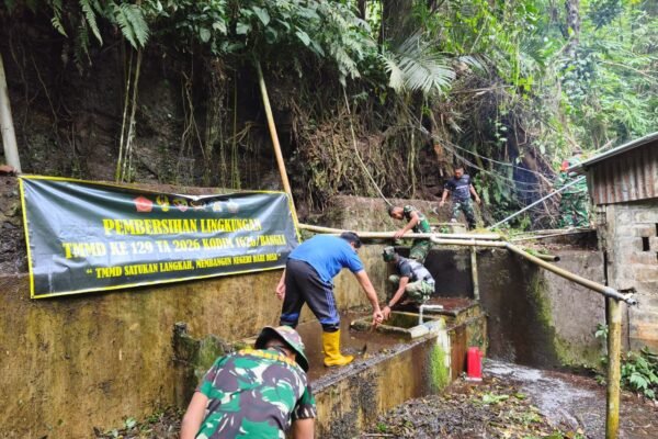 Pemeliharaan Sumber Air Yeh Tipat oleh Satgas TMMD Ke-129 Kodim 1626/Bangli