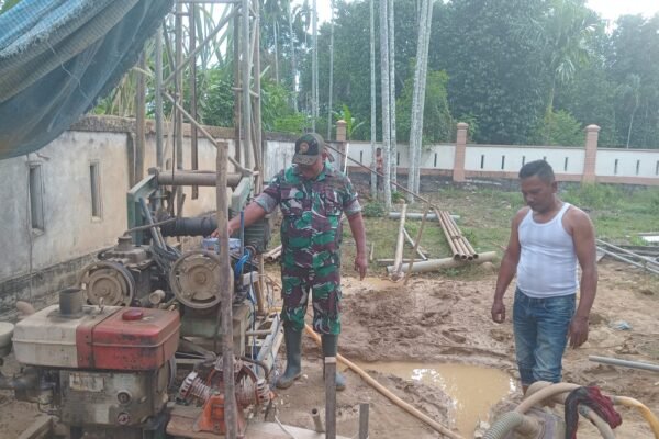 Kejar Sumber Air Berkualitas, Satgas TMMD Kodim 0102/Pidie Terus Perdalam Sumur Bor di Blang Cot