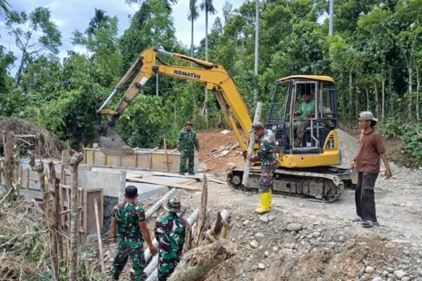 Satgas TMMD Ke-129 Kodim 0102/Pidie Perkuat Struktur Box Culvert dengan Pemasangan Cerucuk