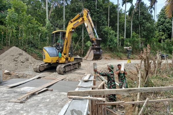 TMMD Ke-129 Kodim 0102/Pidie Kebut Penguatan Bantaran Jembatan Demi Kelancaran Akses Pertanian