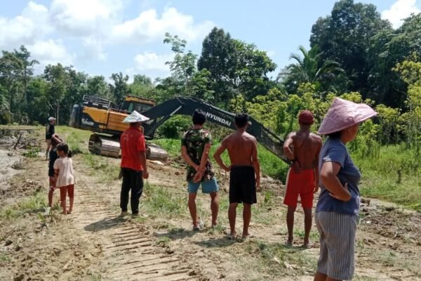 Mimpi Warga Menjadi Nyata: Senyum Bahagia Masyarakat Belatung Menyambut Pembukaan Akses Jalan Perbatasan