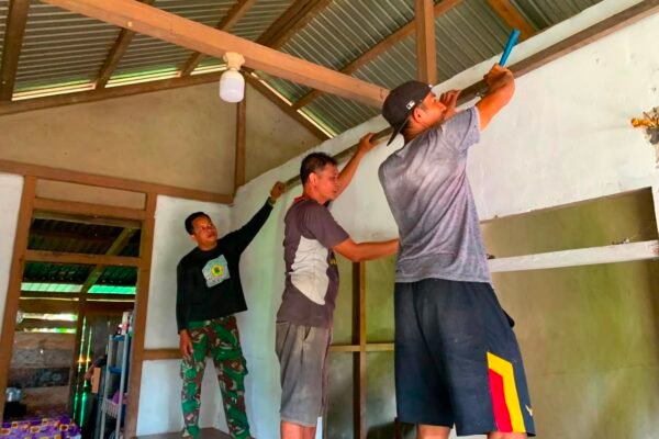 RTLH Sasaran Ke-II Milik Ibu Yustina Dayang Dusun Belatung Mulai Digenjot