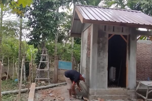Pembangunan MCK TMMD Ke-129 Kodim 0102/Pidie Capai 65 Persen, Satgas Kebut Tahap Finishing