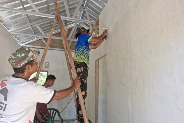 Progres RTLH Bapak Ardiansyah Terus Dikebut, Pemasangan Sekat Kamar Rampung