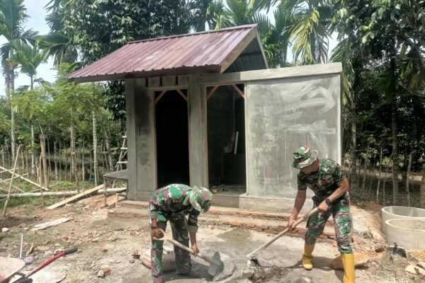 MCK Dayah Blang Cot Capai 85 Persen, Satgas TMMD ke-129 Kebut Pemasangan Septic Tank
