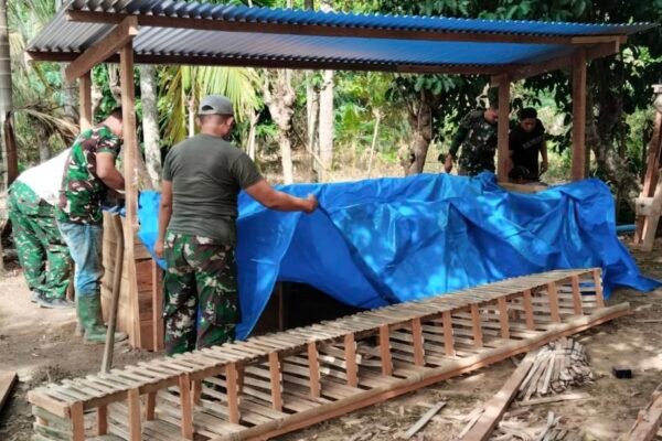 Dari Rumah Tak Layak Huni Menuju Keluarga Mandiri, TMMD ke-129 Kodim 0102/Pidie Siapkan Kolam Lele dan Kandang Ayam Petelur