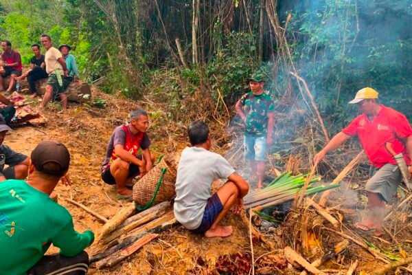 TNI Jalin Keharmonisan dengan Masyarakat Melalui Kehadiran di Ritual Adat