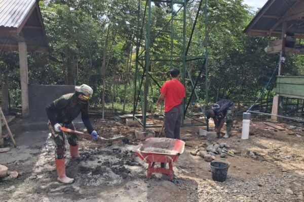 Satgas TMMD Ke-129 Kodim 0102/Pidie Kebut Pemasangan Tower Tandon Air Demi Kebutuhan Santri