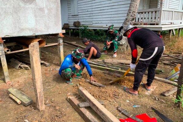 Wujudkan Hunian Layak, Satgas TMMD ke-129 Kodim 1206/Putussibau Mulai Geber Pengerjaan Sasaran RTLH