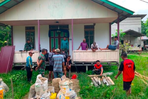 Kekompakan Bersama Warga”, Satgas TMMD Kodim 1206/Putussibau Mulai Bangun MCK untuk Warga Dusun Belatung