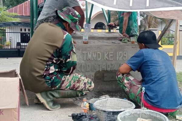 Satgas TMMD ke-129 Kodim 1407/Bone Buat Prasasti Jambanisasi di Kelurahan Maroanging