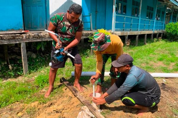 Pantang Menyerah, Satgas TMMD 129 Terus Mengebor hingga Air Ditemukan