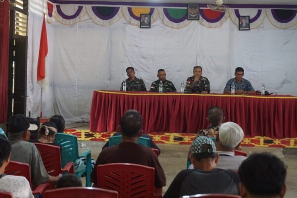Bukan Sekadar Bangun Infrastruktur, Danrem 121/Abw Tekankan Pentingnya Kepedulian Sosial di TMMD