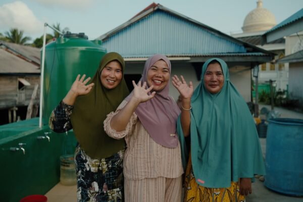Tak Perlu Menimba Lagi, Ibu-Ibu Desa Umbele Kini Nikmati Air Bersih dari Keran