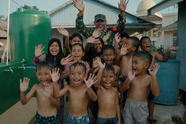 Senyum Bahagia Anak-Anak Umbele, Kini Bisa Mandi dengan Lebih Nyaman