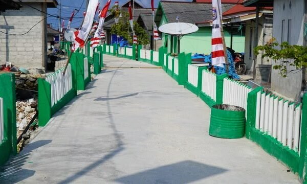 Gapura TMMD Ke-129 Rampung, Wajah Desa Polewali Semakin Tertata