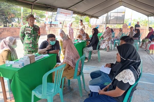 Sinergi TNI dan Puskesmas Bunder, TMMD ke-129 Kodim 0620/Kabupaten Cirebon Gelar Pengobatan Gratis