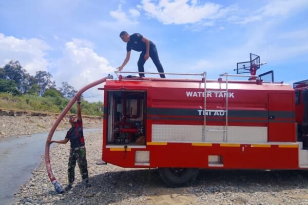 Satgas TMMD Salurkan Air Bersih, Kebutuhan Santri Dayah Babul Ula Tetap Terpenuhi