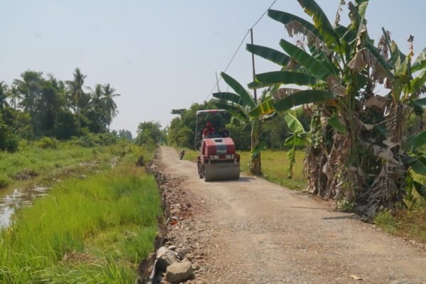 TMMD Satukan Langkah, Pemadatan Jalan Perkuat Akses Desa