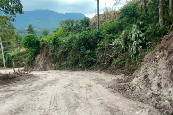 Tepat Waktu Dan Penuh Semangat, Satgas TMMD Ke 129 Selesaikan Peningkatan Jalan Penghubung Tiga Desa Di Bontocani