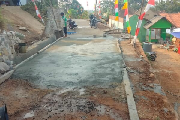 Jalan Nangka 2 Terus Dibangun, TMMD ke-129 Hadirkan Akses Lebih Baik dan Perhatian untuk Rumah Ibadah
