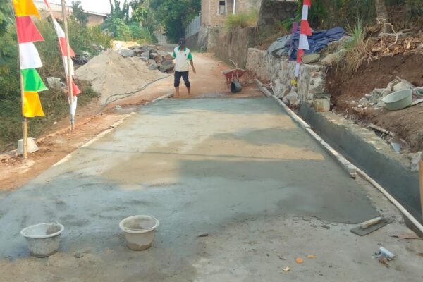 Jalan Lingkungan Diperkuat, TMMD ke-129 Buka Akses Mobilitas Warga Pinang Jaya