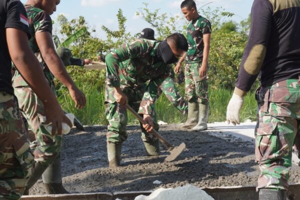 LAMONGAN — Program TNI Manunggal Membangun Desa (TMMD) ke-129 yang dilaksanakan oleh Kodim 0812/Lamongan bukan sekadar proyek pembangunan fisik semata.
