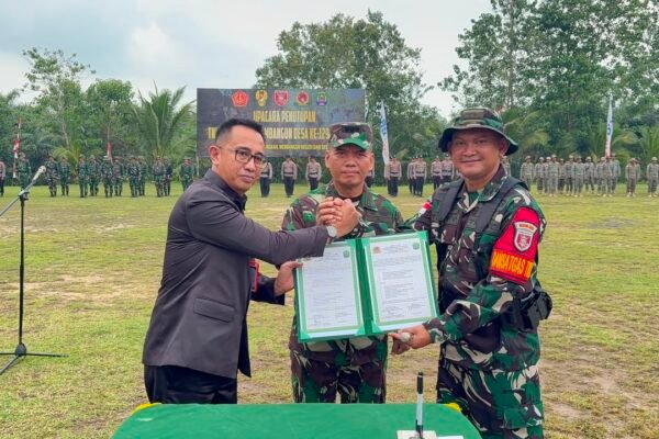 Dari Upacara hingga Tali Asih, Penutupan TMMD Ke-129 Penuh Nuansa Kemanunggalan