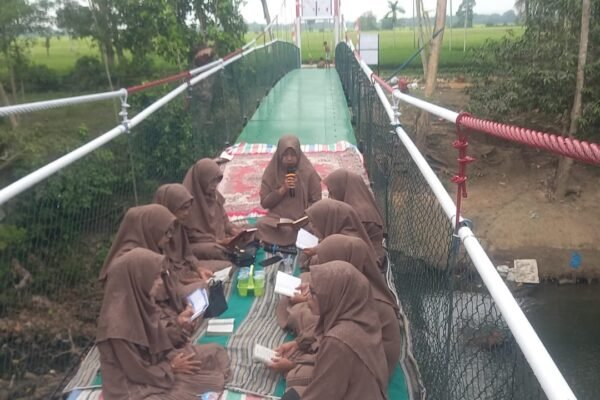 Jembatan Gantung Telah Rampung, Warga Sibulue Bersyukur Lewat Tahlilan