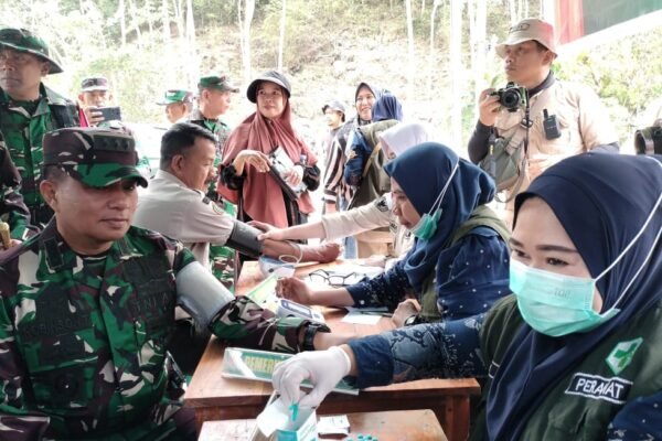 Layanan Kesehatan Gratis Warnai Rangkaian Penutupan TMMD Ke 129 Kodim 1407/Bone