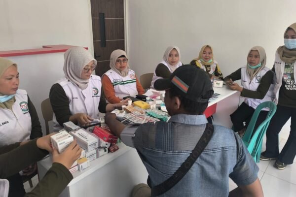 Penutupan TMMD 129 Bojonegoro Diwarnai dengan Layanan Kesehatan Gratis
