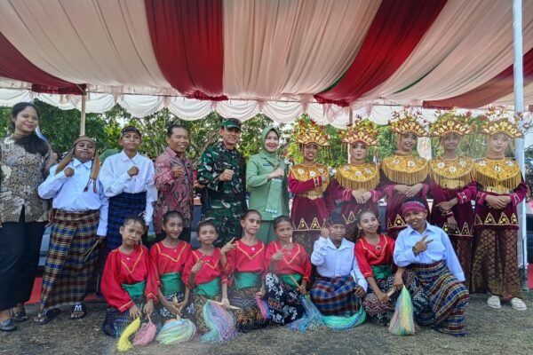 Mayjen TNI Ujang Darwis Resmikan Akhir TMMD ke-129 di Desa Deniang