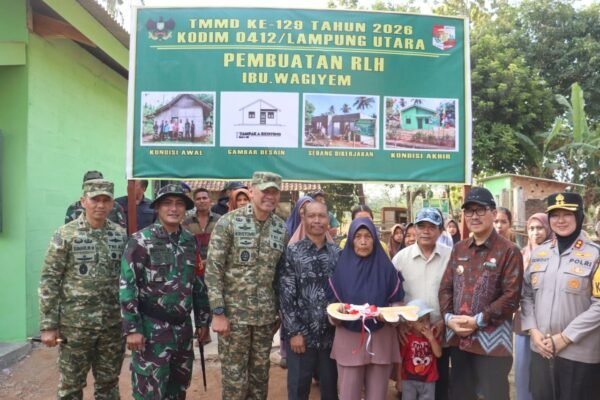 Serah Terima Kunci: Pangdam XXI/RI Resmi Berikan Bantuan RTLH di Lampung Utara