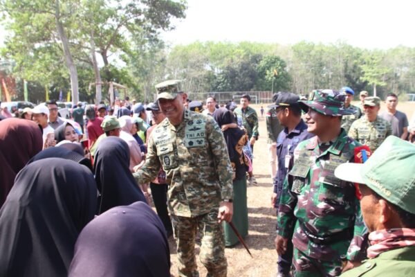 Kehadiran Pangdam XXI/RI di Ciamis Disambut Meriah oleh Warga
