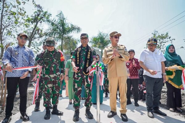 Bupati Lamongan Menghargai Kesuksesan TMMD 129 Dalam Memajukan Infrastruktur Desa