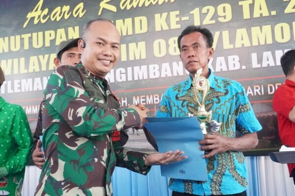 Komandan TMMD 129 Rayakan Kebersamaan Melalui Turnamen Voli di Desa Tlemang