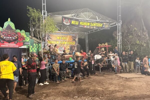 Kehadiran Satgas TMMD Ke-129 di Acara Jaranan Disambut Antusias Warga Desa Bandaraya