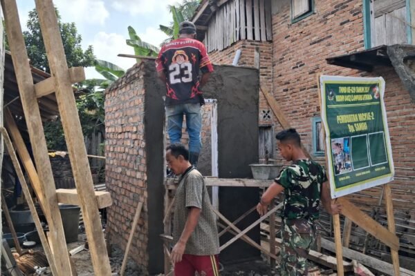 Pembangunan Fasilitas MCK di Dusun Kandau Masuki Tahap Pemasangan Batu Bata dan Plester Dinding
