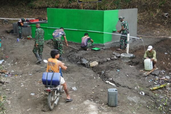 Bak Penampungan Belum Rampung, Warga Desa Sekardadi Sudah Rasakan Manfaat Air Bersih