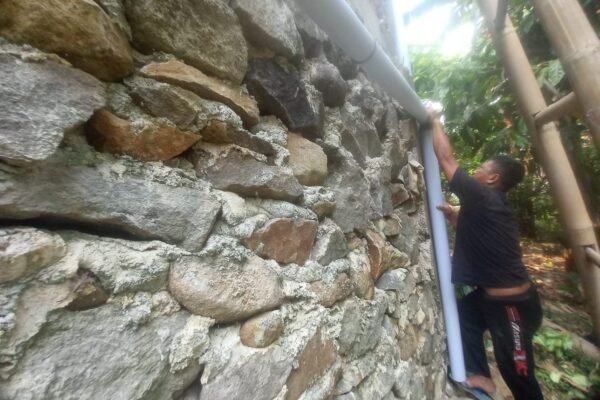 Instalasi Pipa MCK dan Tempat Wudu Dipasang, Satgas TMMD Wujudkan Fasilitas Sanitasi yang Layak dan Sehat
