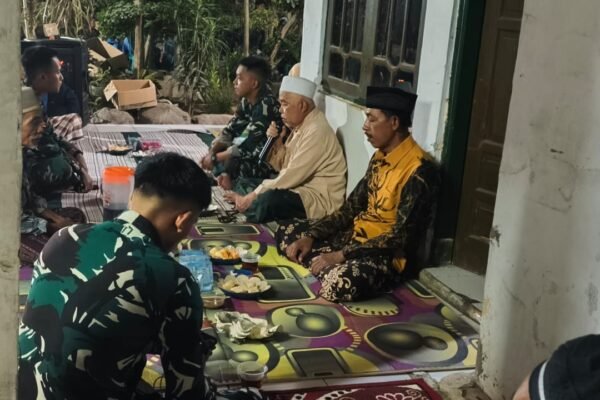 Momen Berharga: Satgas TMMD 129 Kodim 0620 Cirebon Hadiri Tahlil untuk Ibu Sukari