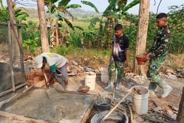 Jamin Kelancaran Pasokan Air Pertanian, Satgas TMMD 129 dan Warga Tlemang Bahu-Membahu Lanjutkan Pembangunan Tandon Irigasi