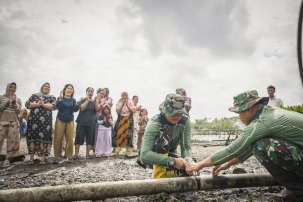 Air Bersih Lintas Laut, Satgas TMMD Hadirkan Solusi untuk Masyarakat Kepulauan Umbele