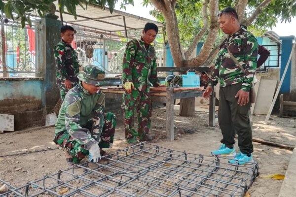 Progres Pembangunan TMMD Ke-129, Satgas Kodim 1404/Pinrang Fokus Pemasangan Besi Dekker